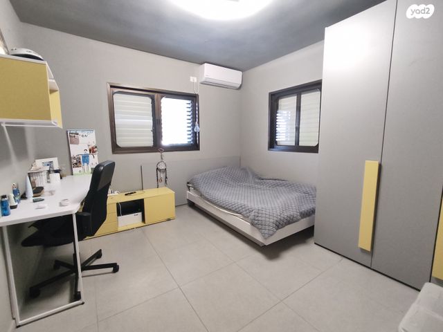 דו משפחתי, אורנית