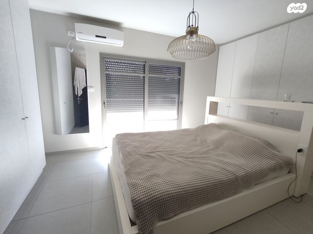 דו משפחתי, אורנית