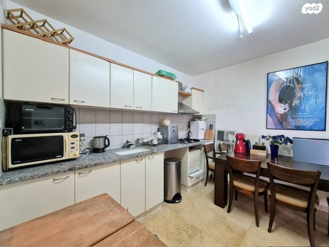 דירה, הפרחים, רעננה