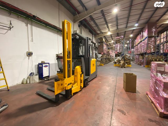 מחסנים, קיסריה