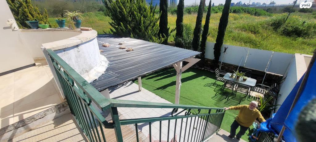 דו משפחתי, קזן, רעננה