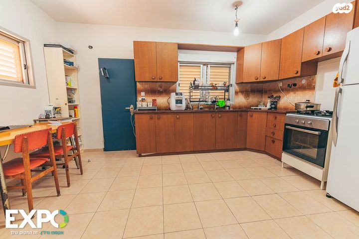 בית פרטי/ קוטג', פלח הרימון 6, אלקנה