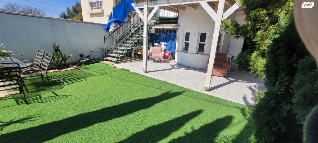 דו משפחתי, קזן, רעננה