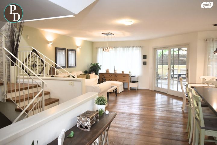 בית פרטי/ קוטג', המייסדים, פרדסיה