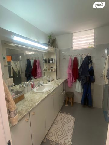 דירה, הרצליה