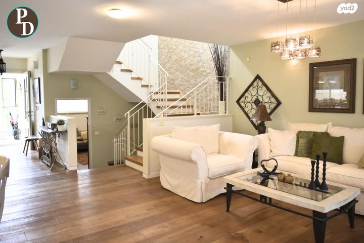 בית פרטי/ קוטג', המייסדים, פרדסיה