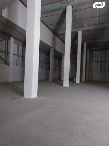 מבני תעשיה, המלאכה 1, מפעלי נחם הר טוב, מפעלי נחם הר טוב