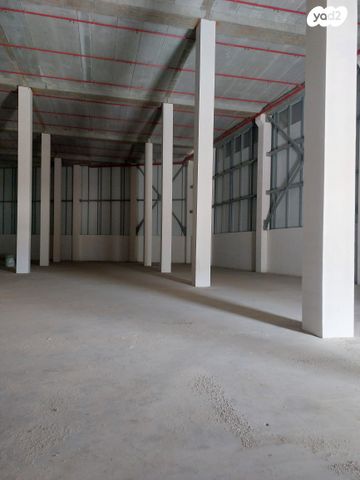 מבני תעשיה, המלאכה 1, מפעלי נחם הר טוב, מפעלי נחם הר טוב