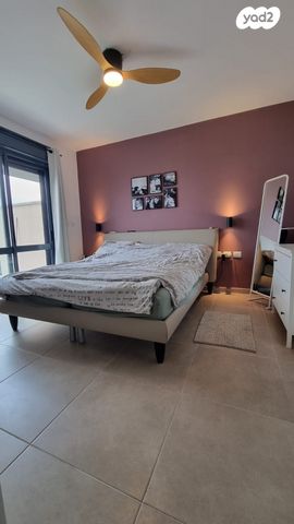 דירת גן, נעלה