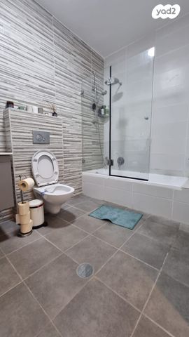 דירת גן, נעלה