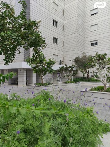 דירת גן, הפלמ"ח, קדימה צורן