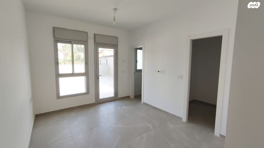 דירת גן, הפלמ"ח, קדימה צורן