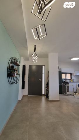 דירת גן, נעלה