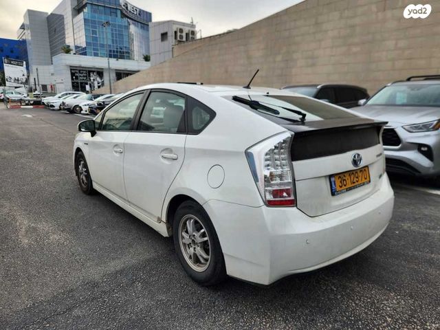 טויוטה פריוס