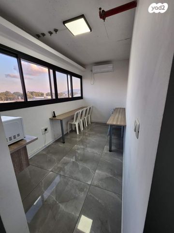 משרדים, יקותיאל בהרב 37, חיפה