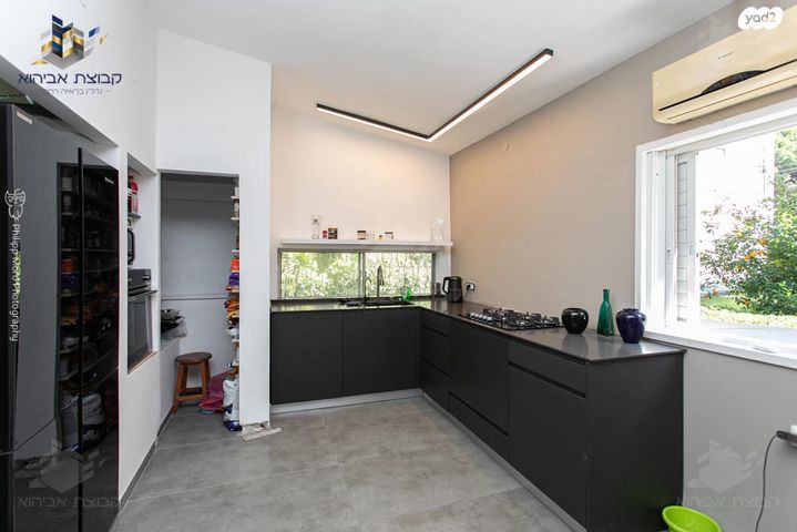 דו משפחתי, חיפה