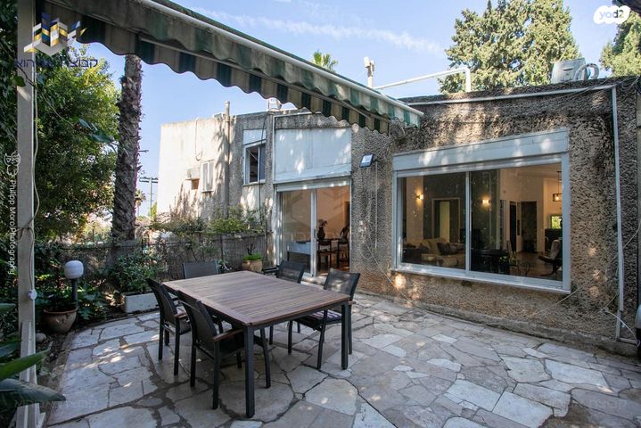 דו משפחתי, חיפה