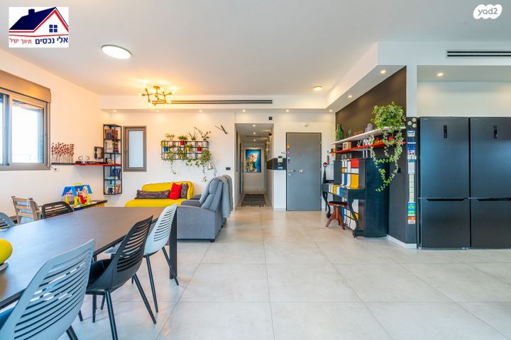 גג/ פנטהאוז, סביון 39, הפרחים, חריש