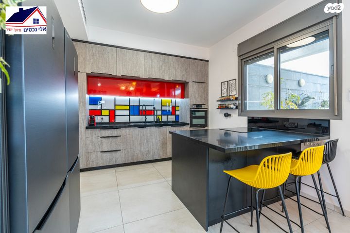 גג/ פנטהאוז, סביון 39, הפרחים, חריש