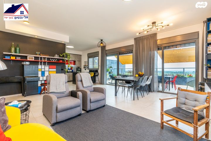 גג/ פנטהאוז, סביון 39, הפרחים, חריש