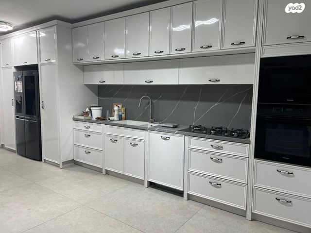 שולמית אלוני 