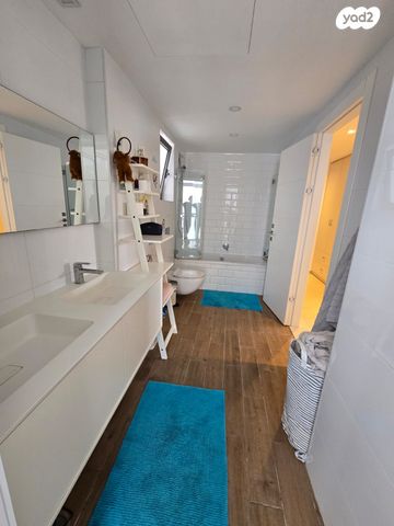 גג/ פנטהאוז, נתן אלתרמן, הרצליה