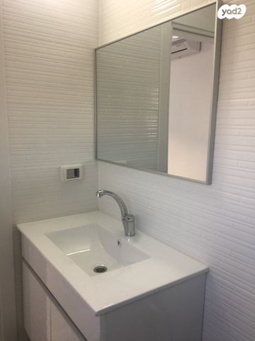 דירה, ככר ההסתדרות, נשר