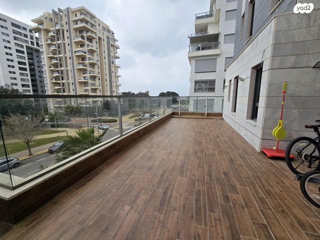 גג/ פנטהאוז, נתן אלתרמן, הרצליה