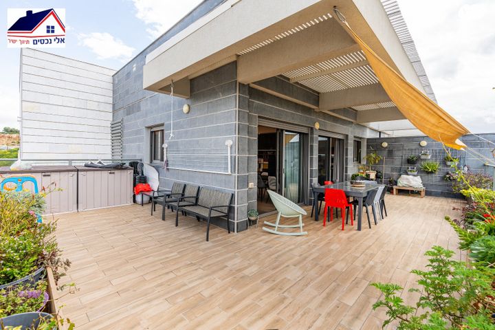 גג/ פנטהאוז, סביון 39, הפרחים, חריש