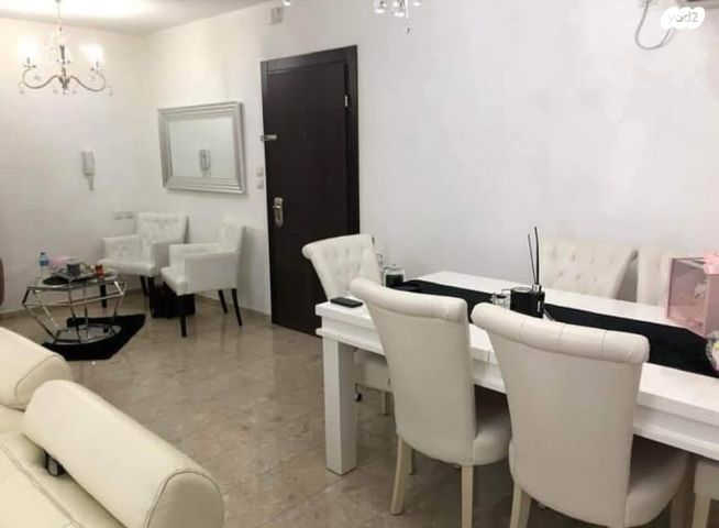 דירה, אחד העם, רמלה