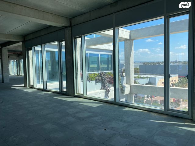 משרדים, קיסריה