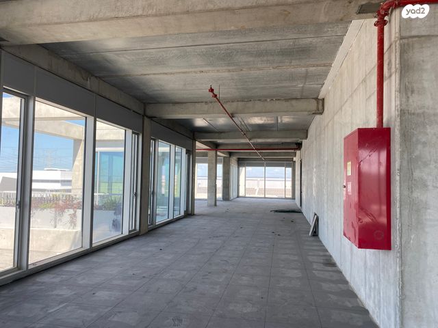 משרדים, קיסריה