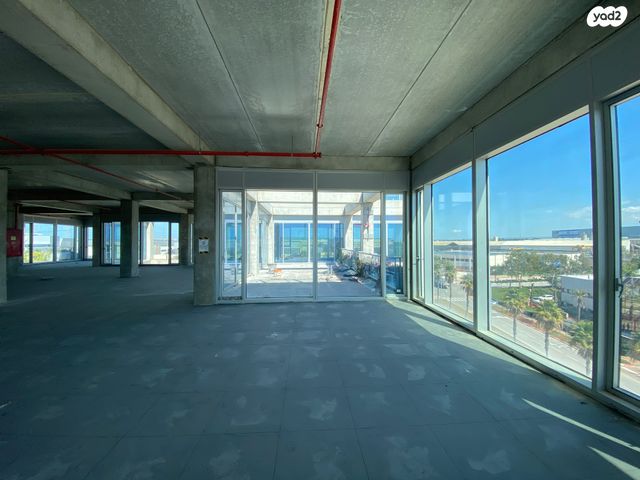 משרדים, קיסריה