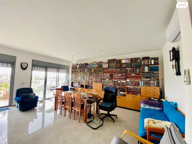 גג/ פנטהאוז, מנוחה ונחלה, רחובות