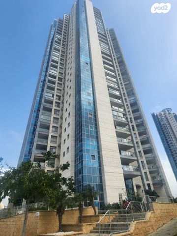 גג/ פנטהאוז, בני ברמן, עיר ימים, נתניה