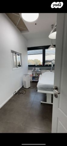 קליניקות, משה שרת, ראשון לציון