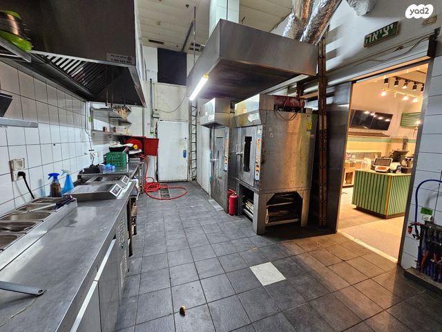 חנויות/ שטח מסחרי, הרצל 52, ראשון לציון