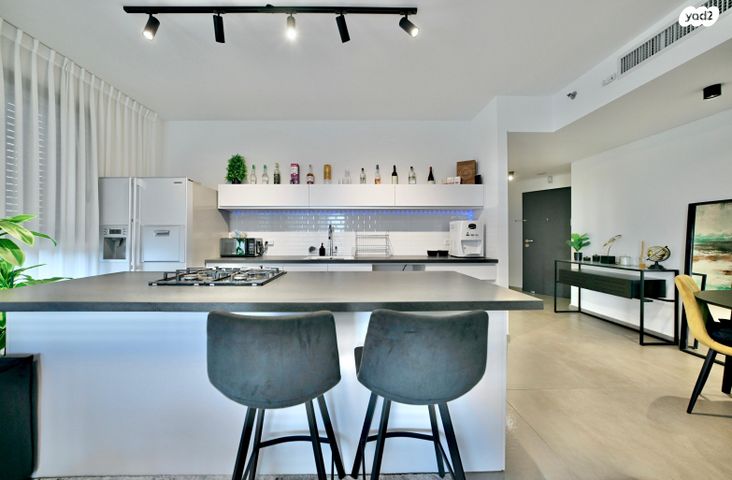 דירה, יצחק נבון, קרית אונו