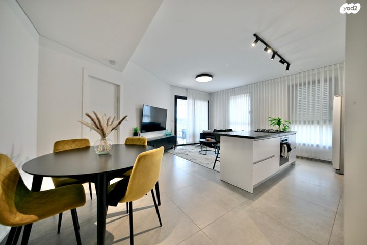 דירה, יצחק נבון, קרית אונו