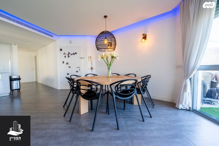 גג/ פנטהאוז, עוזי חיטמן 1, קרית אילון, חולון