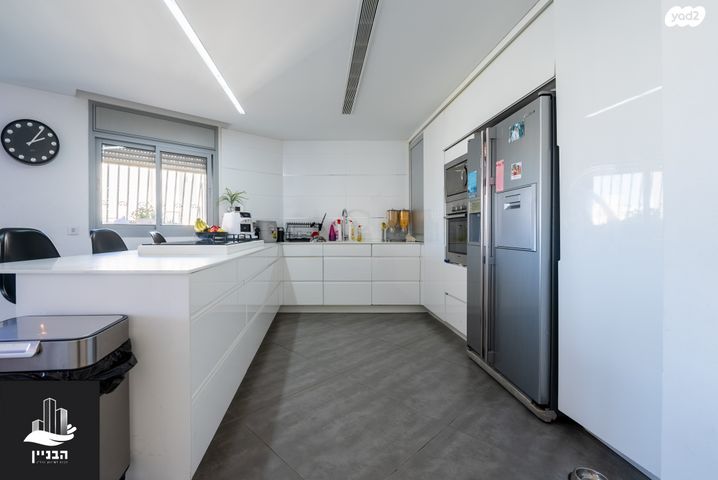 עוזי חיטמן 1