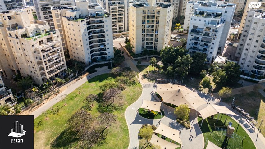 גג/ פנטהאוז, עוזי חיטמן 1, קרית אילון, חולון