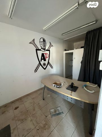 חנויות/ שטח מסחרי, עין דור, שער פלמר, תחנת רכבת השמונה, חיפה