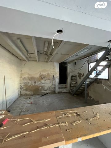 חנויות/ שטח מסחרי, עין דור, שער פלמר, תחנת רכבת השמונה, חיפה