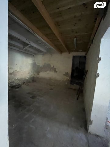 חנויות/ שטח מסחרי, עין דור, שער פלמר, תחנת רכבת השמונה, חיפה