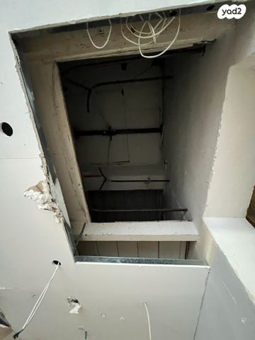 חנויות/ שטח מסחרי, עין דור, שער פלמר, תחנת רכבת השמונה, חיפה