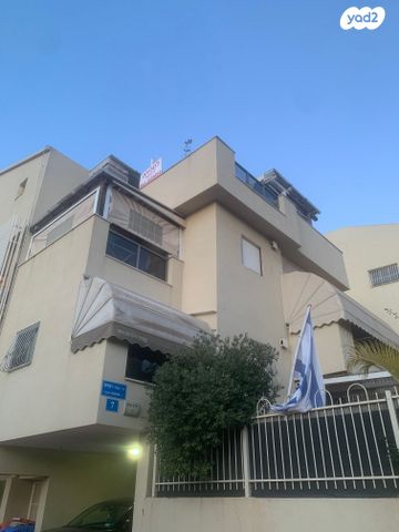 גג/ פנטהאוז, יהודה רגוניס 7, רמב"ם, ראשון לציון