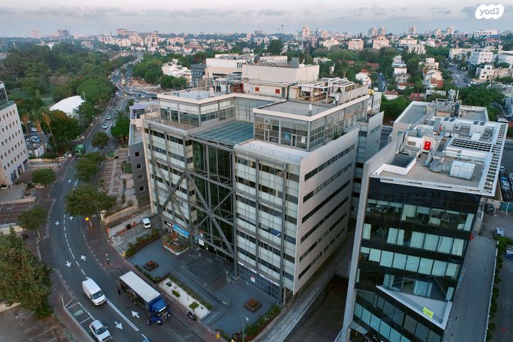 חנויות/ שטח מסחרי, הברזל 3, עתידים, אזור התעסוקה רמת החייל, תל אביב יפו