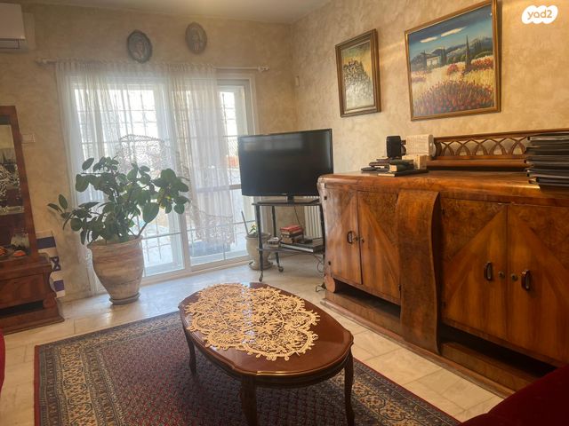 דירה, ראובן מס, רמות, ירושלים