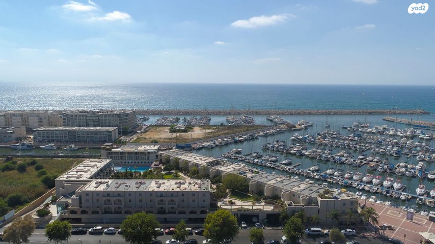 דירה, יורדי ים, הרצליה